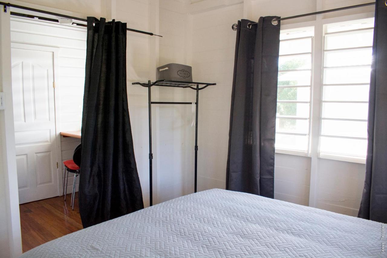 Horse Cottage Sarteneja Ngoại thất bức ảnh